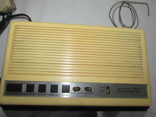 VINTAGE TEDELEX RADIO / ALARM CLOCK