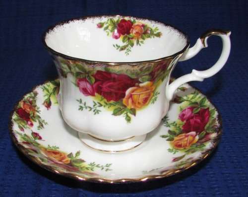 Royal Albert  `Old Country Roses` Tea Set with Tea Pot