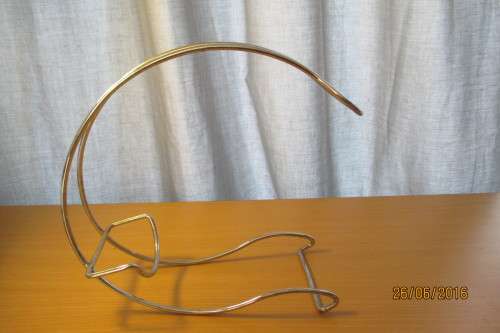 ***BEAUTIFUL WINE HOLDER X 1 BOTTLE *** FOR THAT SPECIAL BOTTLE OF WINE  !!!