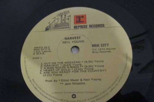 HARVEST - NEIL YOUNG