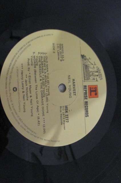 HARVEST - NEIL YOUNG
