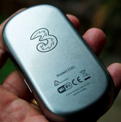 Huawei E585 3G Mobile UMTS HSDPA 7.2Mbps Wireless WiFi Hotspot