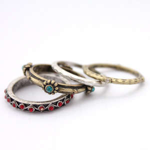 PRETTY VINTAGE-STYLE STACK RINGS!!