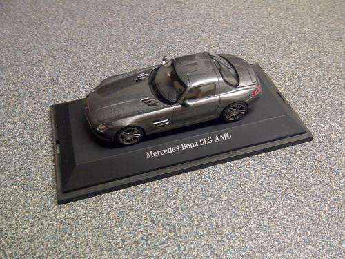 MERCEDES COLLECTION 1:43 SCHUCO : SLS AMG