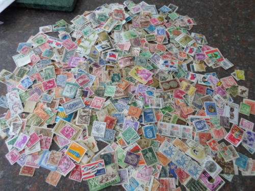 1000 X WORLD STAMPS OFF PAPER SEE PICS!!!!
