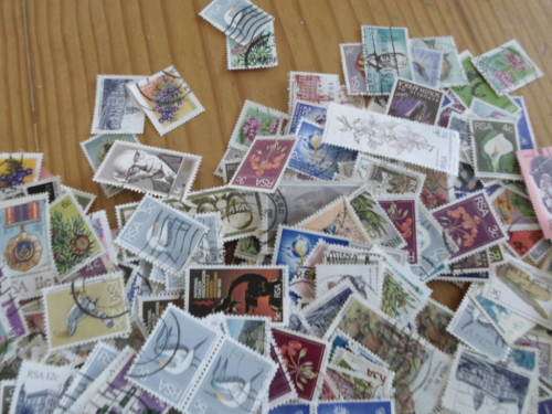 REPUBLIC OF SOUTH AFRICA 1000 X USED STAMPS OFF PAPER SEE PICS!!!