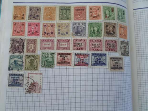 ALBUM  MIXED 932 WORLD STAMPS USED GOOD VALUE NOT ALL PAGES SCANNED SEE PICS