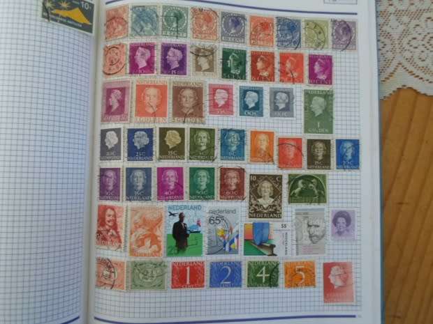 ALBUM  MIXED 932 WORLD STAMPS USED GOOD VALUE NOT ALL PAGES SCANNED SEE PICS