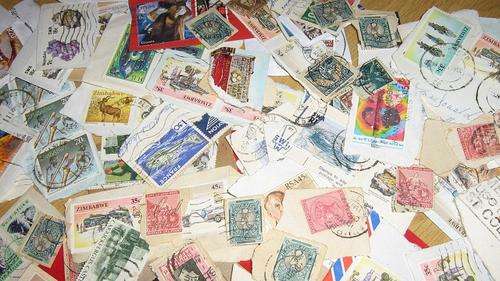 300 X MIXED WORLD STAMPS ON PAPER SEE PICS!!!!!!!!!!!!!!!
