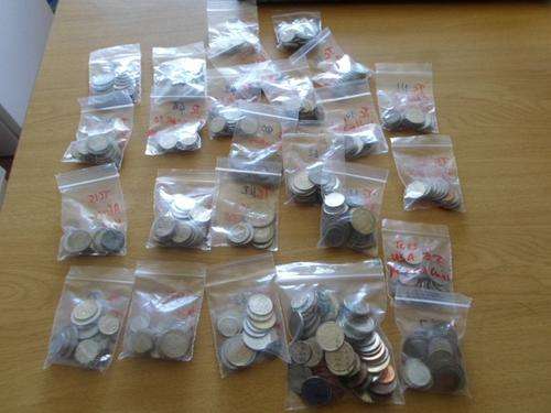 689 X WORLD COINS FOR THE LOT SEE PICS!!!!!!!!!!!!!