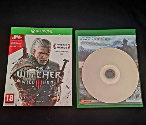 The Witcher 3 Wild Hunt (Pre-Owned)