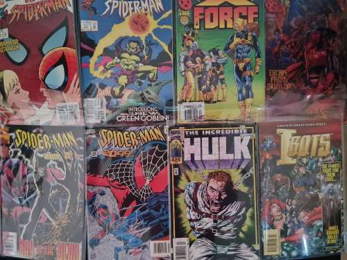 Variety Comic books in good to mint condition Marvel, DC and other independent publishers