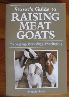 Storey's guide to Raising Meat Goats  -  Maggie Sayer