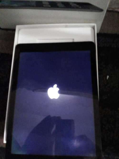 iPad Air WiFi + Sim + Box (Pls read)