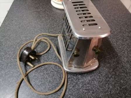 1950s - 1960s Vintage Collectable Toaster *** Working ***