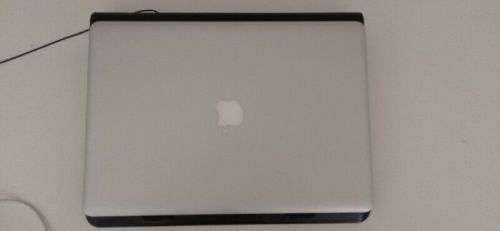 MacBook Pro 15-Inch Core i7 (Early 2011) - 2.2 GHz + MagSafe Charger