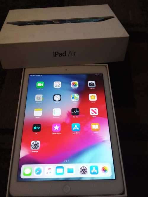 Boxed iPad Air 128GB WiFi + 4G