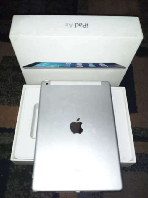 Boxed iPad Air 128GB WiFi + 4G