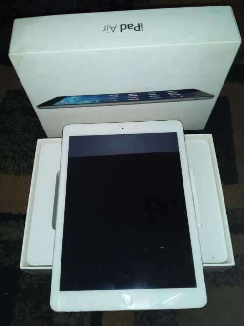 Boxed iPad Air 128GB WiFi + 4G