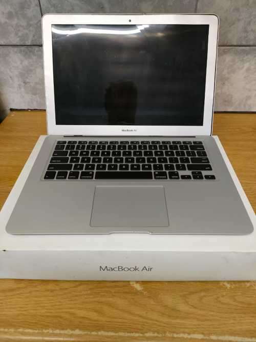 Macbook Air 2015 with Box *** Please read ***