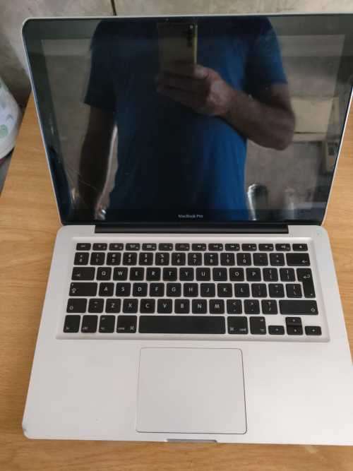 APPLE MACBOOK PRO (MID 2012) CORE i5 *** 4GB RAM *** 500GB HDD