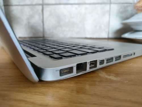 APPLE MACBOOK PRO (MID 2012) CORE i5 *** 4GB RAM *** 500GB HDD