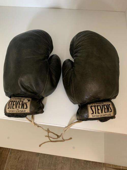 Original Classic Laurie Stevens boxing gloves