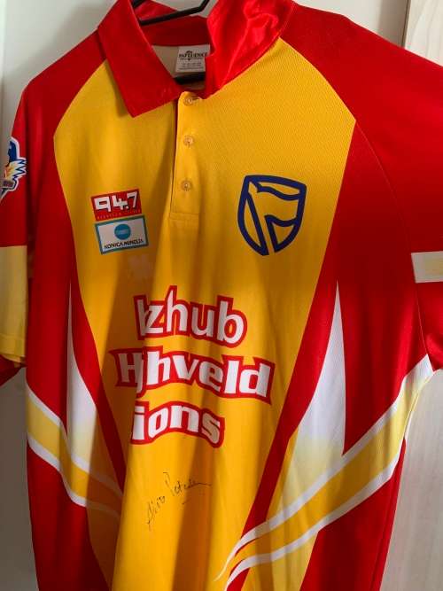 Signed Alviro Peterson Lions shirt