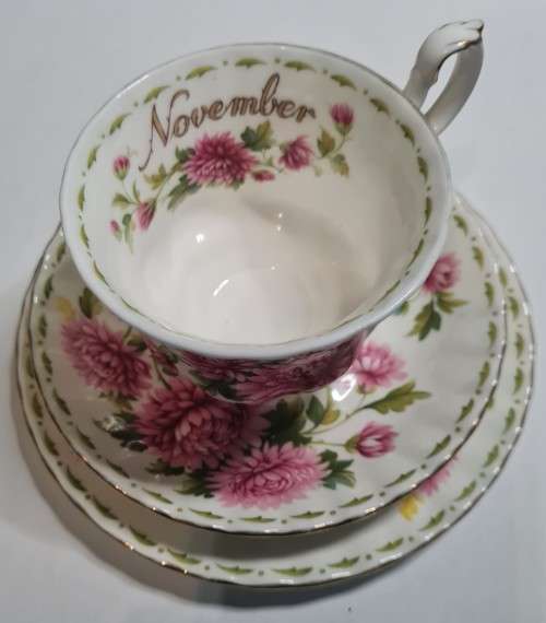 Royal Albert Flowers Of The Month November Crysanthemum Pattern Trio