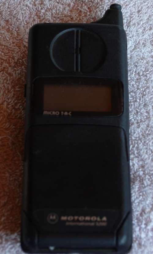 Motorola MicroTac International 5200 cell phone