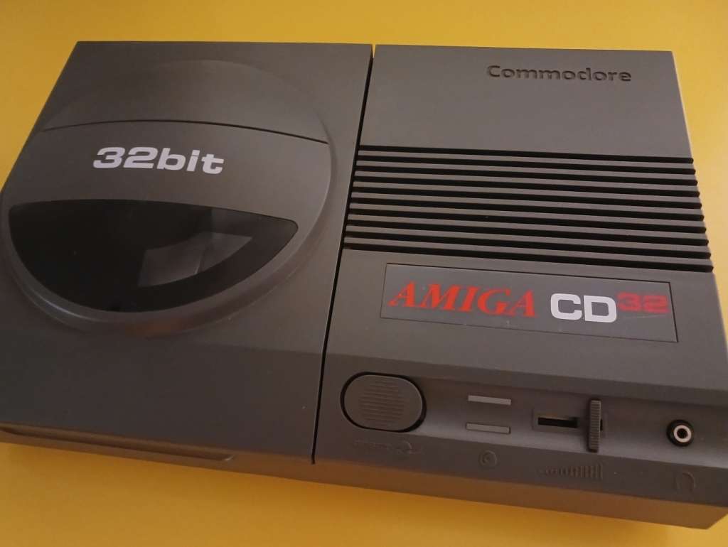 Commodore Amiga CD 32 console with Games