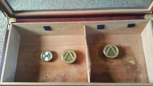 Cigar display case/humidor + Extras