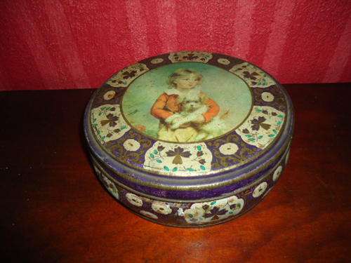Biscuit tin