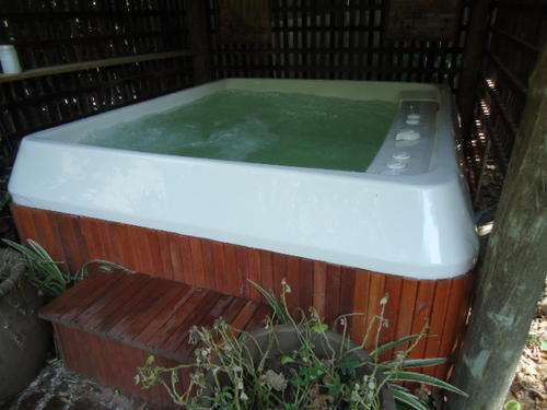 Stunning jacuzzi in very good condition hardly used