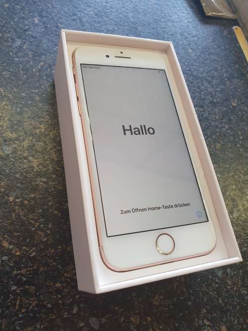 Iphone 8 64gb gold in excellent condition