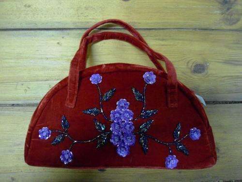 *** R1/NR ***  STUNNING VINTAGE HANDBAG - AS NEW!!