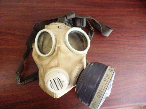 ** R1/NR!!   WW2 GASMASK? **