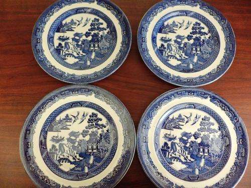 R1/NR!  4 JOHNSON BROS WILLOW PATTERN BREAKFAST PLATES