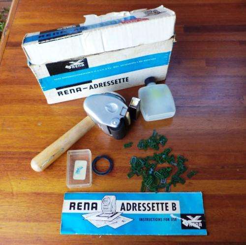 R1/NR!  VINTAGE RENA - ADDRESSETTE  LABEL MAKER!!  A FIRST ON  BOB