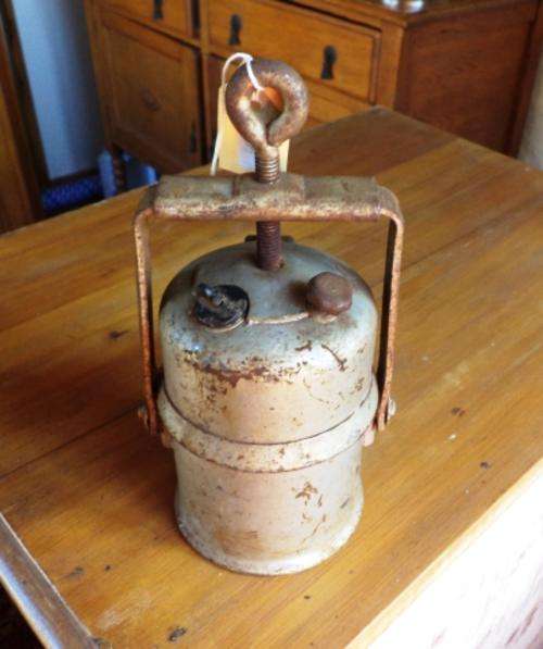 R1/NR!  VINTAGE CARBIDE LAMP.