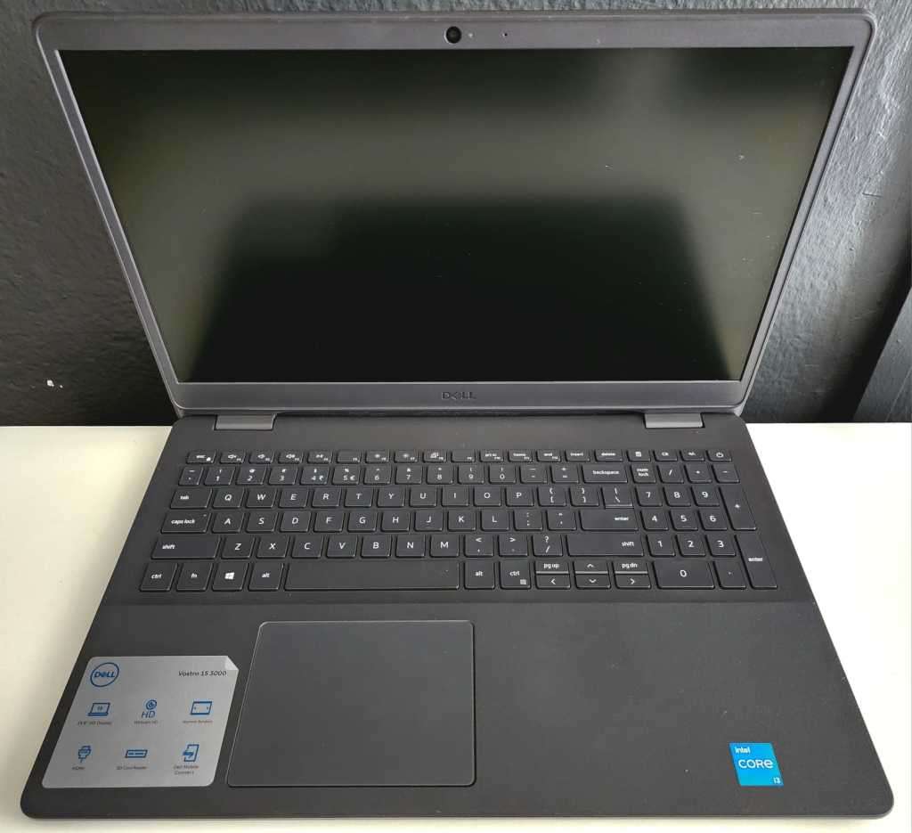Core i3 11th gen Dell Vostro 3500 Laptop, 4G RAM, 256G NVMe, UHD Graphics, 1Y Wnty, Free Bag