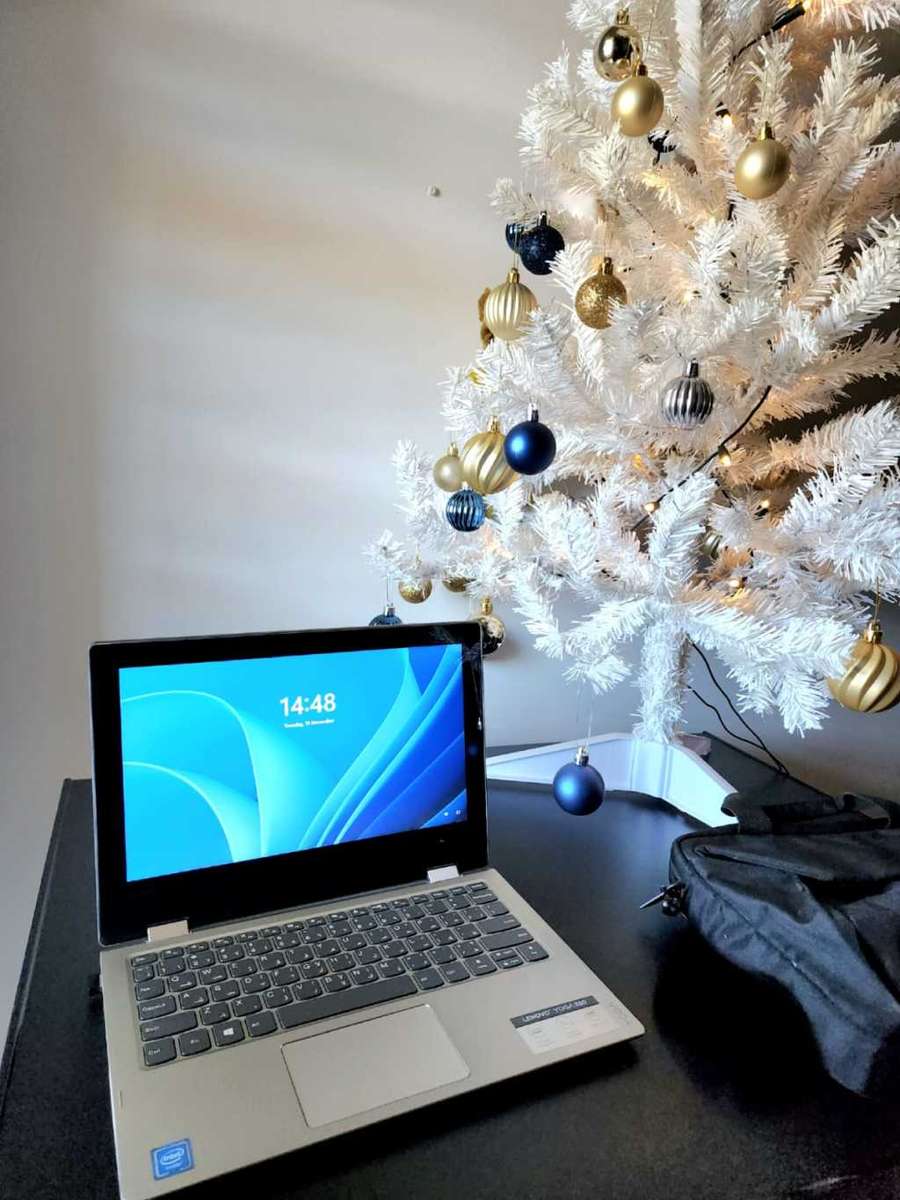 Dual Core Lenovo Yoga 2in1 Touchscreen, 4G RAM, 128G NVMe, 1Y wnty, Office21, Free Bag, Like New