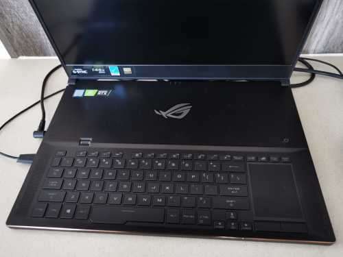 ASUS ROG Zephyrus S17