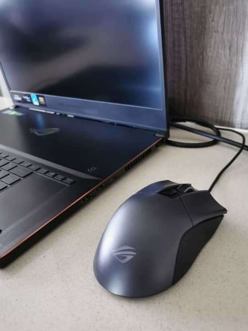 ASUS ROG Zephyrus S17