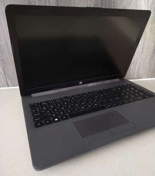 Core i5 8th gen HP 250 G7  DEMO Laptop 8G/1TB HD/UHD Graphics /Office 21/2y wnty & FREE BAG