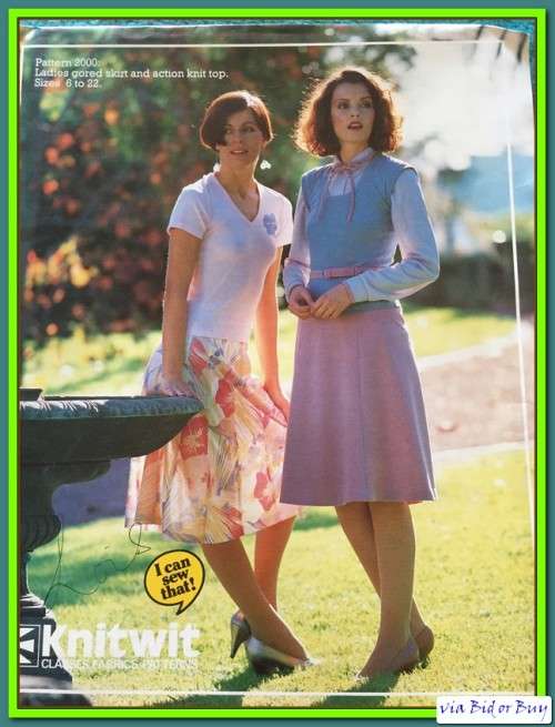 COMPLETE - VINTAGE KNITWIT PATTERN 2000: LADIES GORED SKIRT (SIZE 6 - 22)