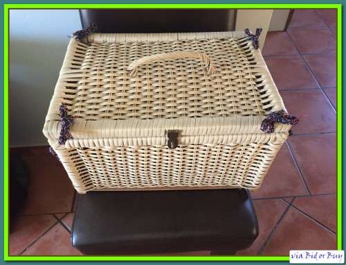 PICNIC BASKET (AS PER PICS) AS NEW