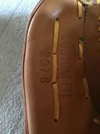 TOP SPEED BASEBALL MITT (CUSTOM FIT 237B)