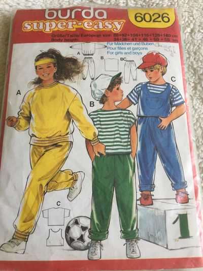 PATTERN BURDA 6026 - CHILRDEN'S TRACKSUIT TOP AND PANTS (BODY HEIGHT 34-55 INS)