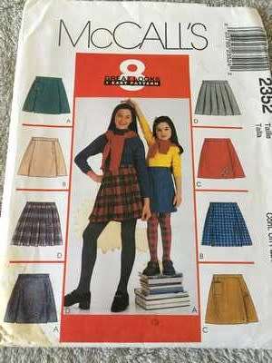 PATTERN MCCALL'S 2352 - CHILDREN AND GIRLS' SKORTS (SIZE 10-12-14)